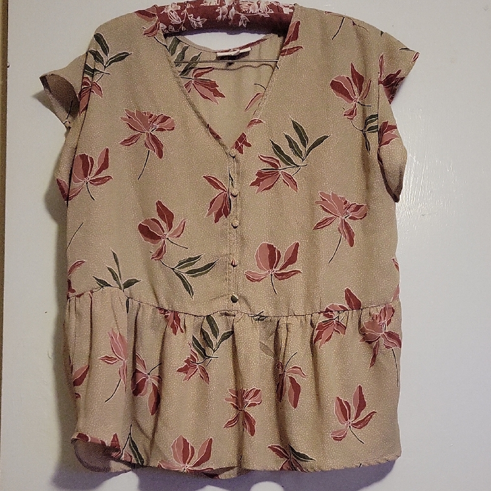 Studio B woman's floral blouse M